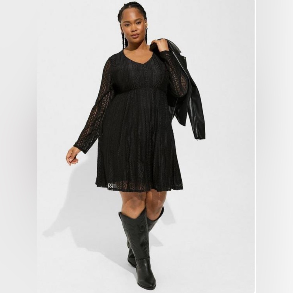 At The Knee Geo Lace V-Neck Skater Dress